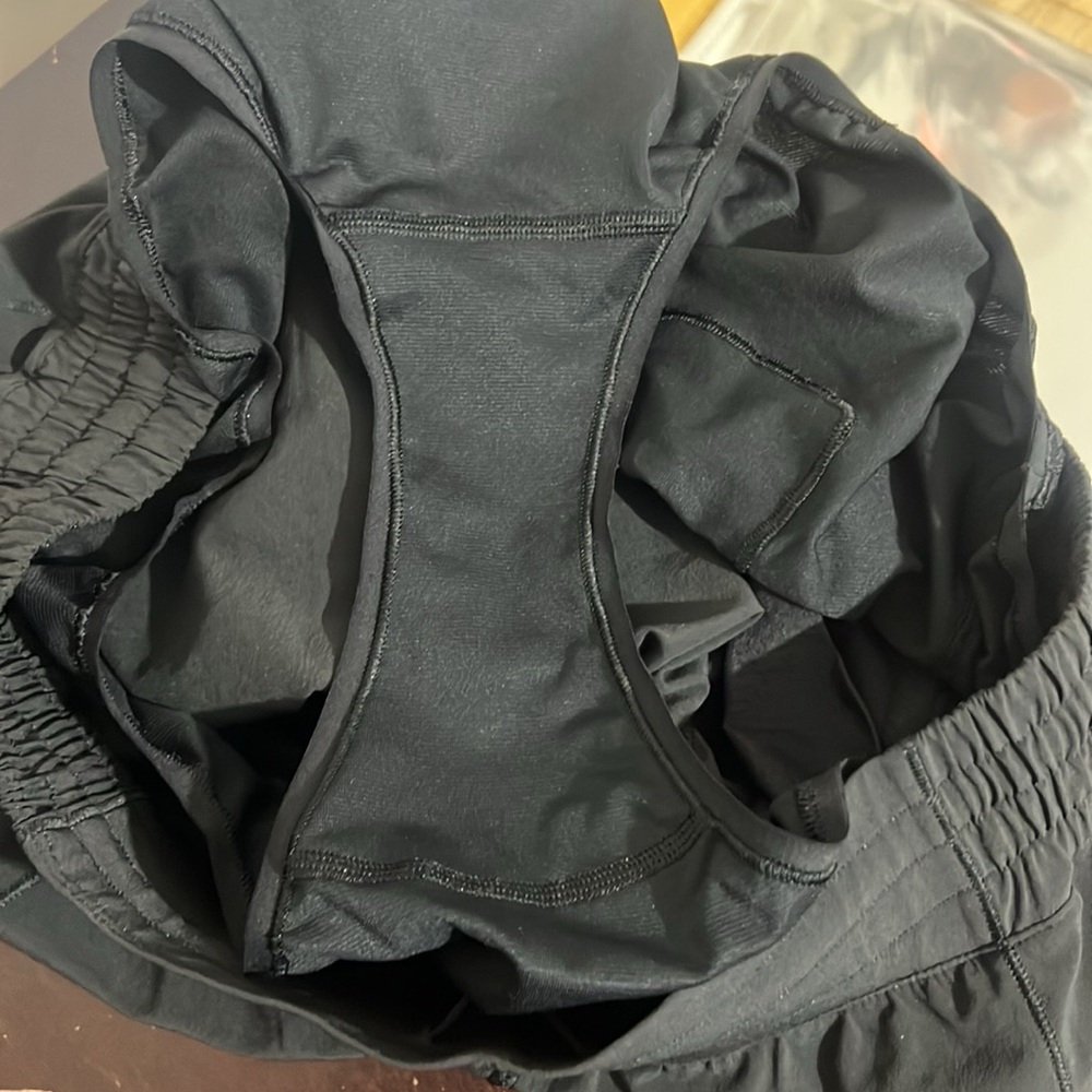 Lululemon Curvy Fit Hotty Hot Shorts High-Rise Long in Black, size 14 - Picture 7 of 16